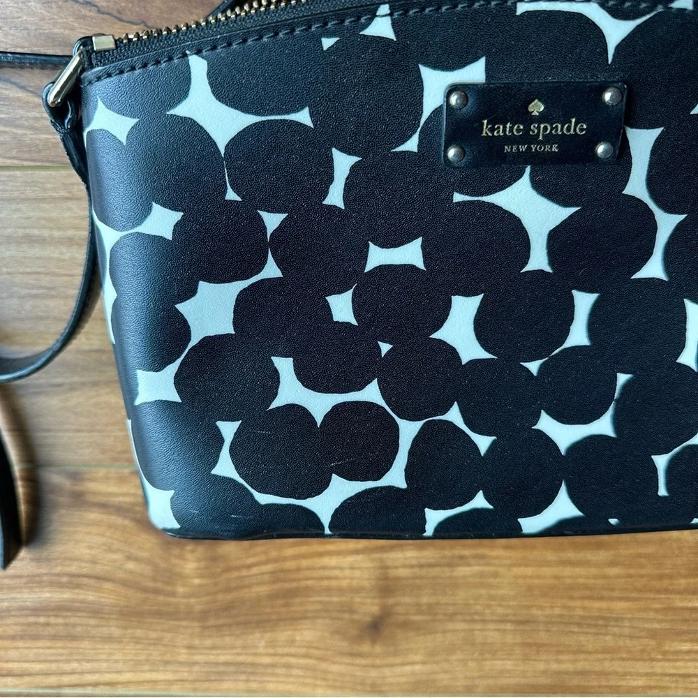 Kate Spade  Splodge Dot cross body bag in black & white - Picture 7 of 10